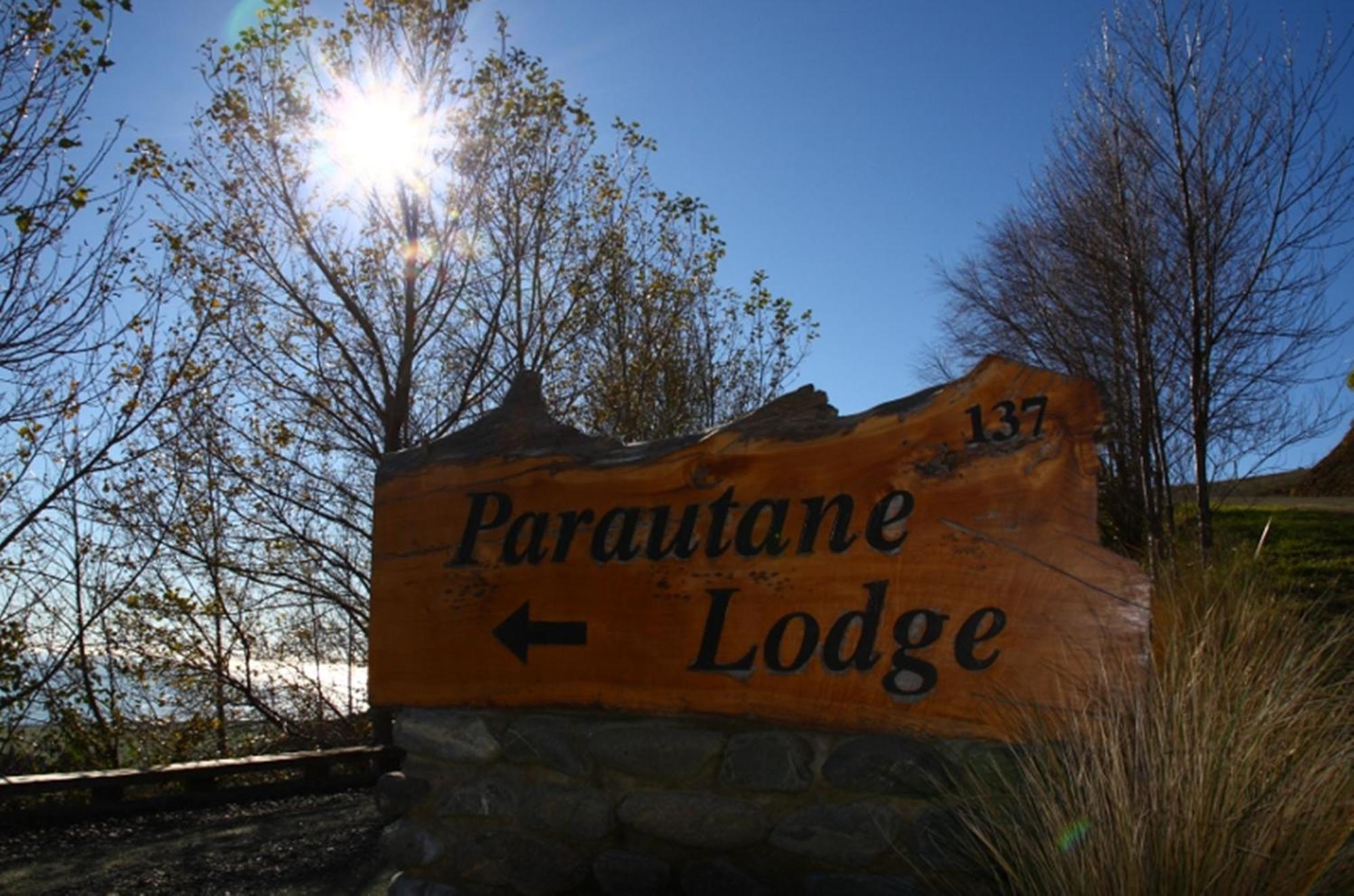 Parautane Lodge Nelson Bagian luar foto